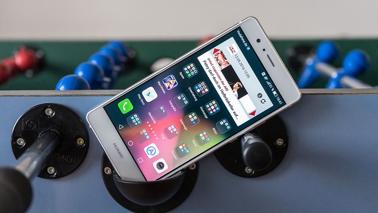 От Клауса Ведекинда   Huawei P9 Lite стоит меньше 250 евро, но это действительно хороший смартфон